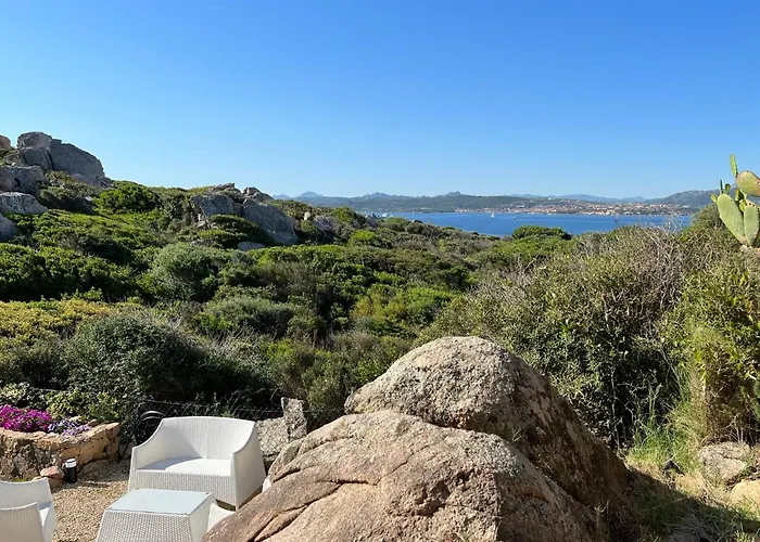 Your Lovely And Elegant With Garden Sea View 马达莱纳