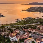 Nyaraló Your Lovely And Elegant With Garden Sea View
