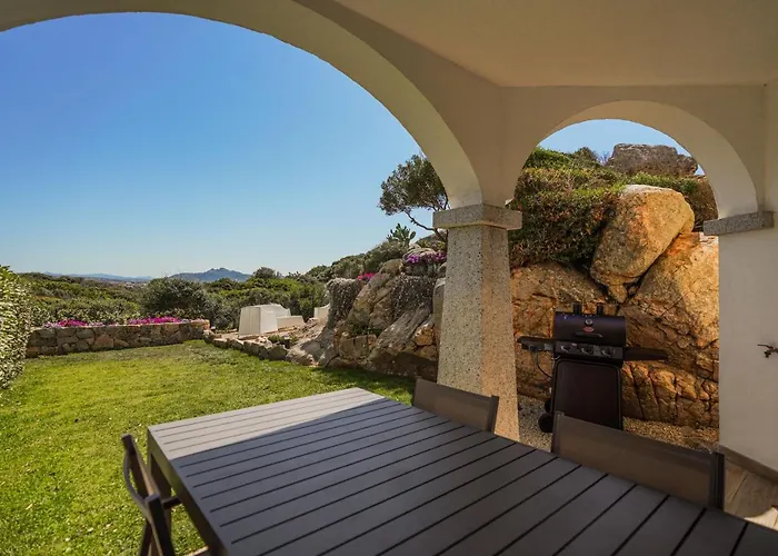 Dom wakacyjny Your Lovely And Elegant With Garden Sea View La Maddalena (Sassari)